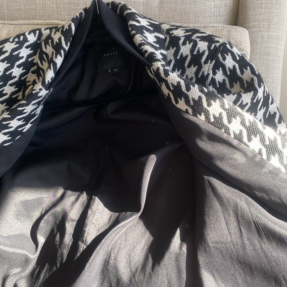 Theory Houndstooth Coat - Picture 6 of 11